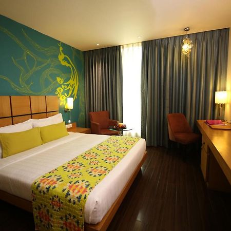 The Beatle Hotel Mumbai Exterior photo