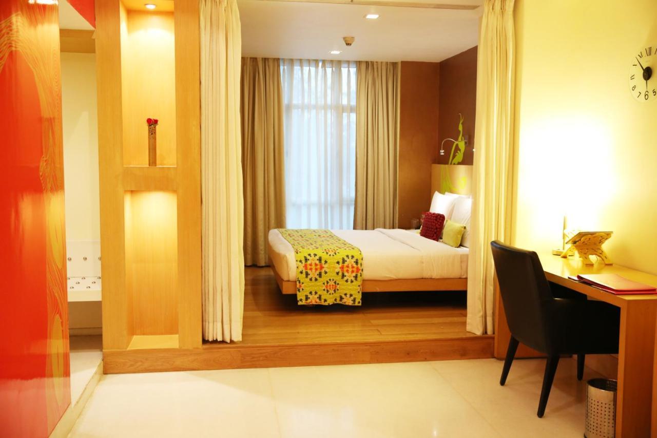 The Beatle Hotel Mumbai Exterior photo