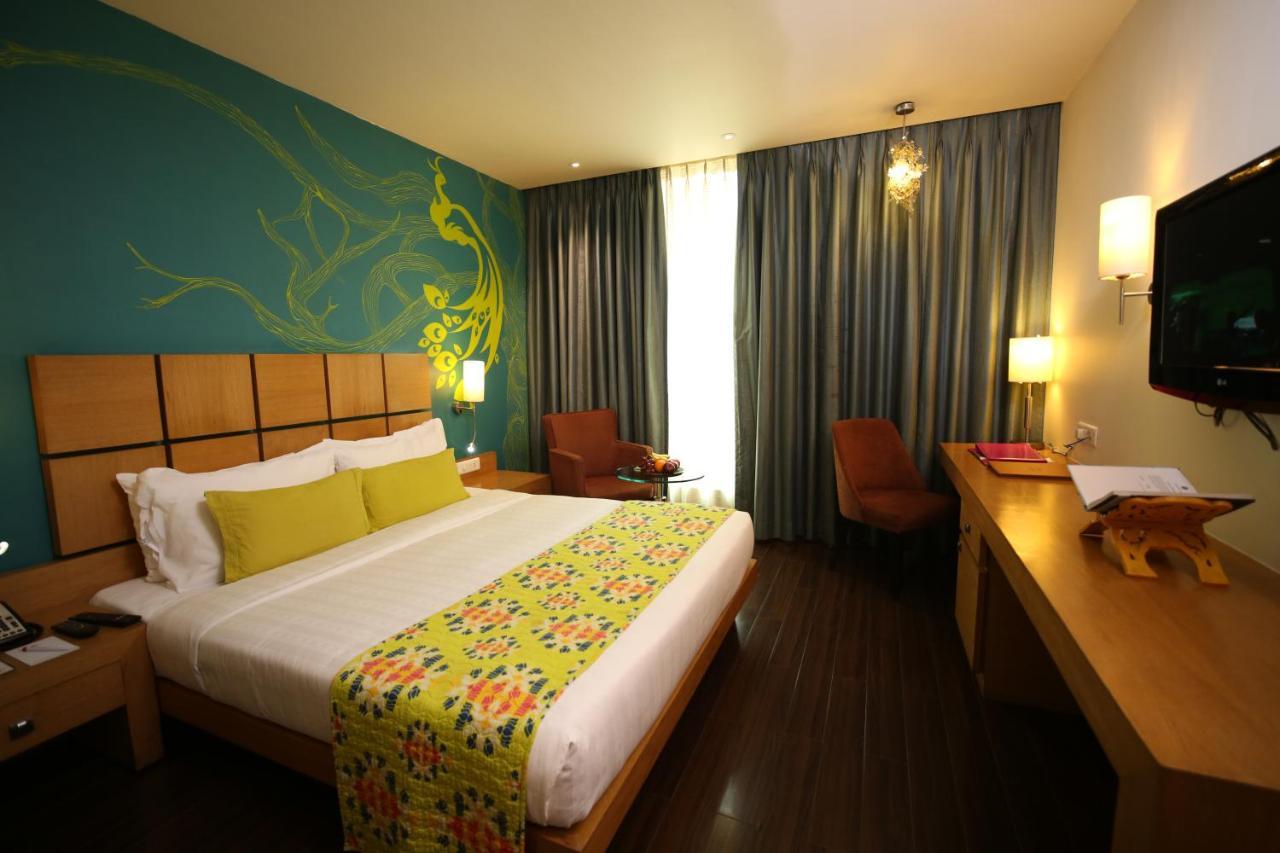 The Beatle Hotel Mumbai Exterior photo