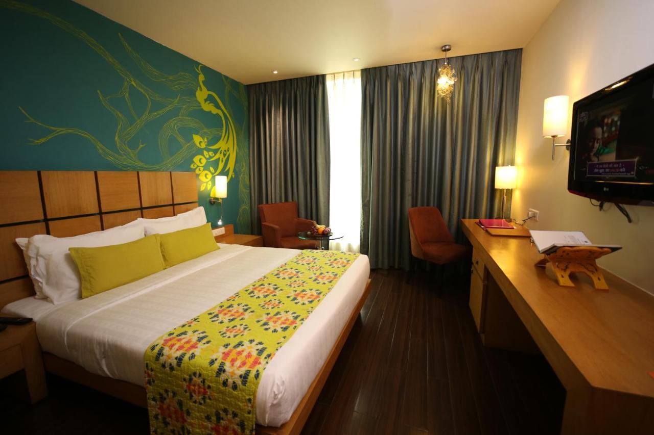 The Beatle Hotel Mumbai Exterior photo